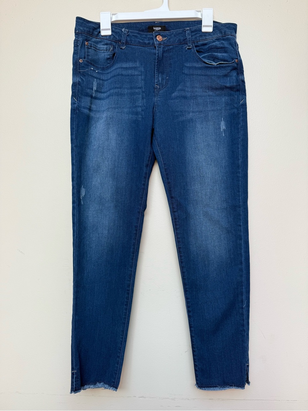 Kensie Jeans Dark Wash Distressed Raw Hem Straight Leg 12/31 RN120246